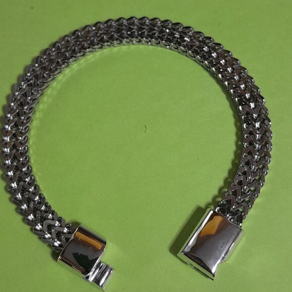 Silver Unisex 8" Herringbone Magnetic Bracelet...NEW - Picture 1 of 7